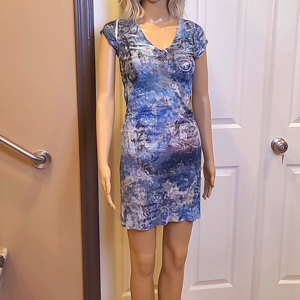 Justified t-shirt dress
